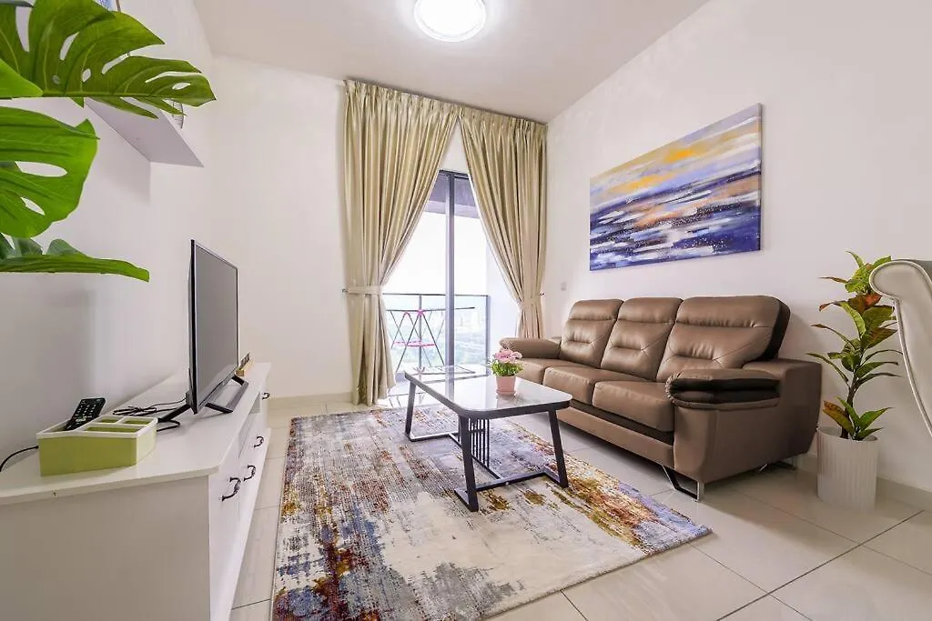Luxury Residence Sky Garden Near Trx Mall 100Mbps 吉隆坡 公寓